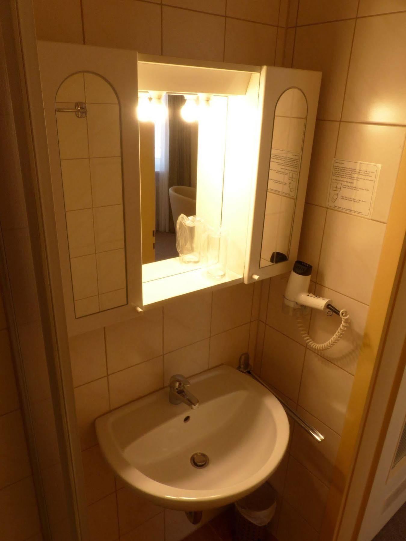 Hotel Simon Gauting Extérieur photo