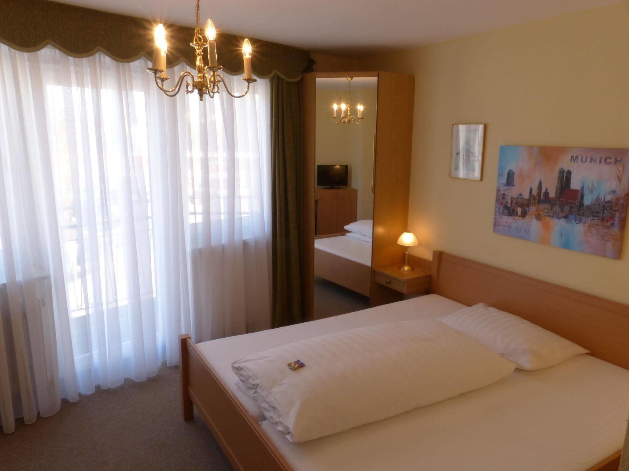 Hotel Simon Gauting Extérieur photo